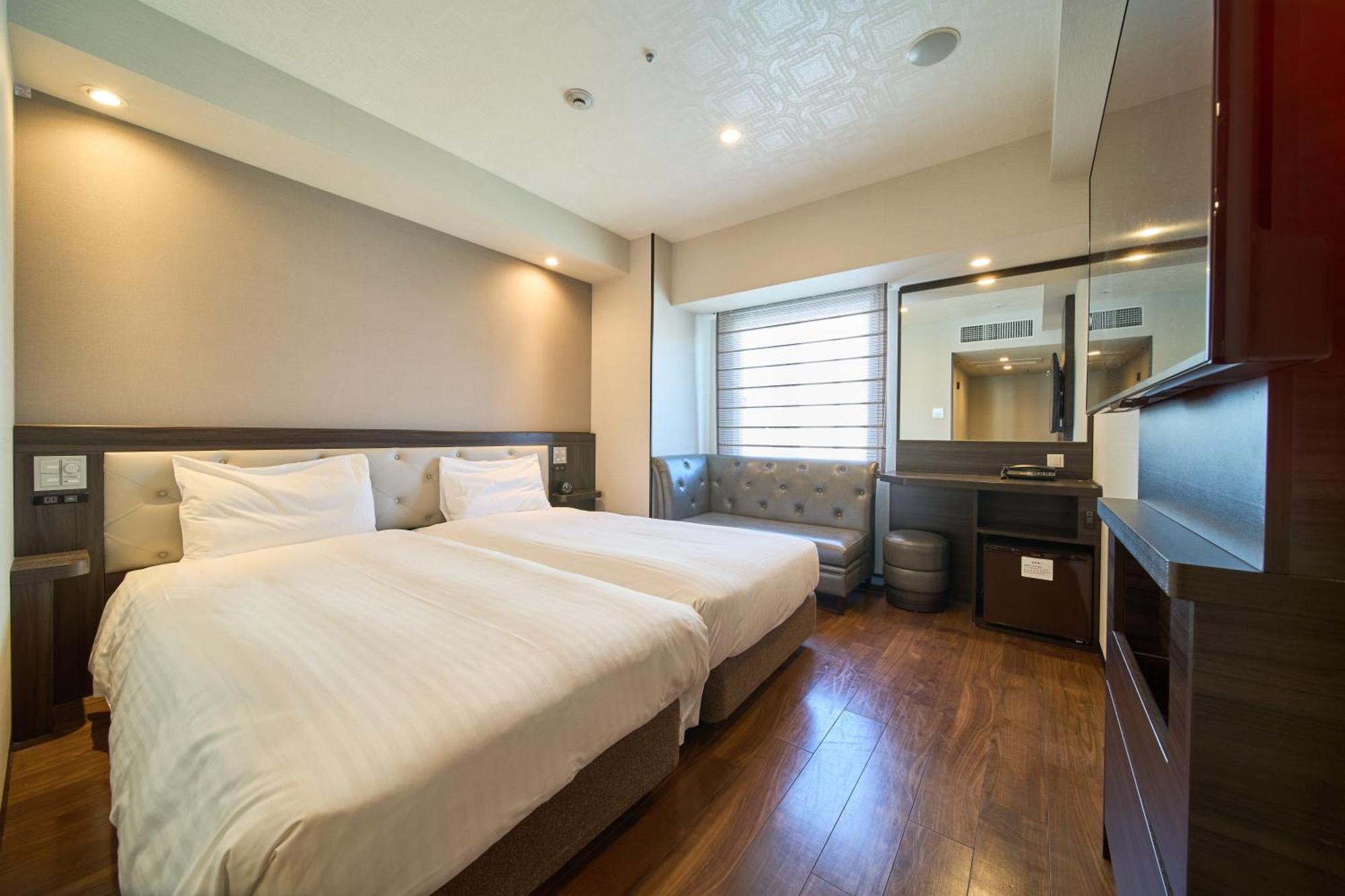 Via Inn Umeda Осака Екстериор снимка